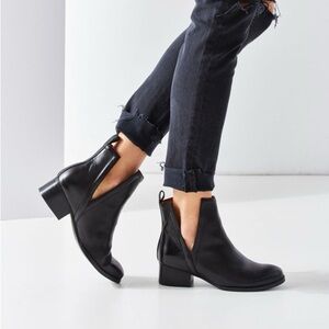 Jeffrey Campbell Booties Oriley Cut Out, size 7